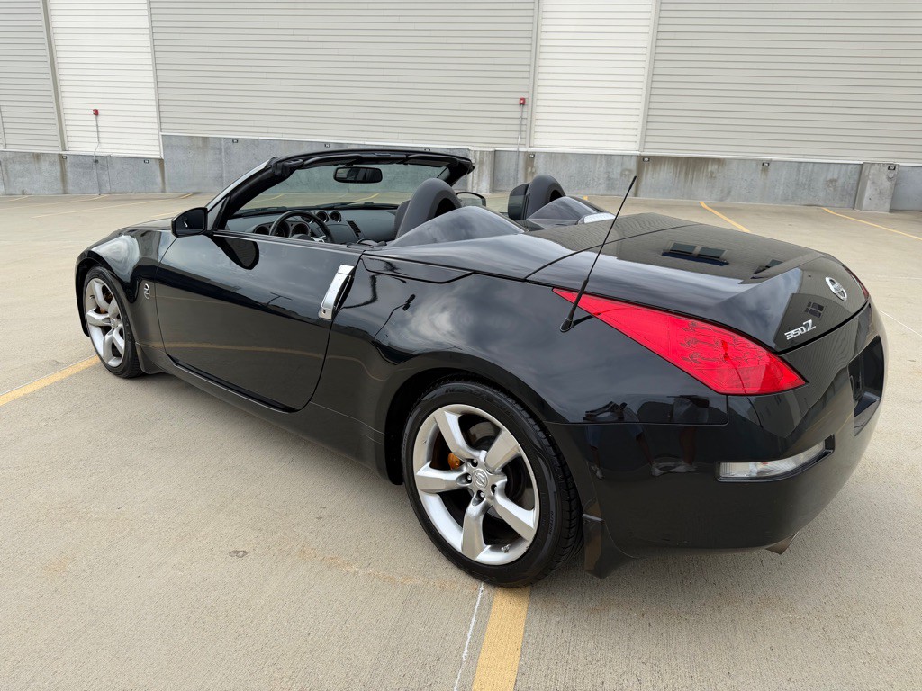 2006 Nissan 350Z Image 5