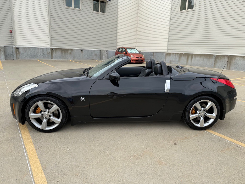 2006 Nissan 350Z Image 6