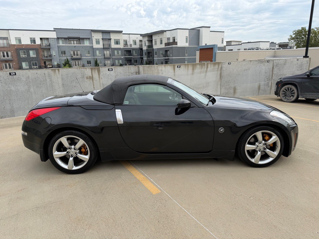 2006 Nissan 350Z Image 10