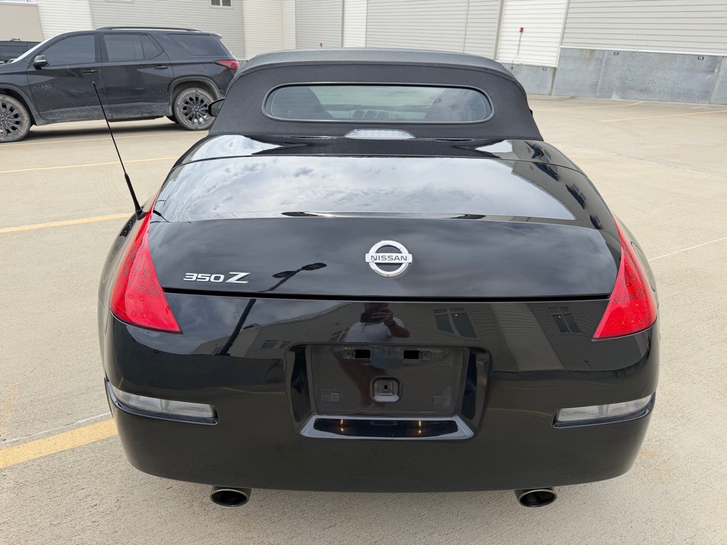 2006 Nissan 350Z Image 12