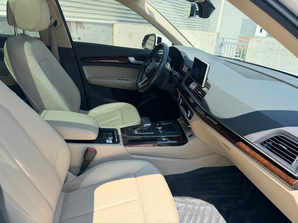 2018 Audi Q5 Image 32