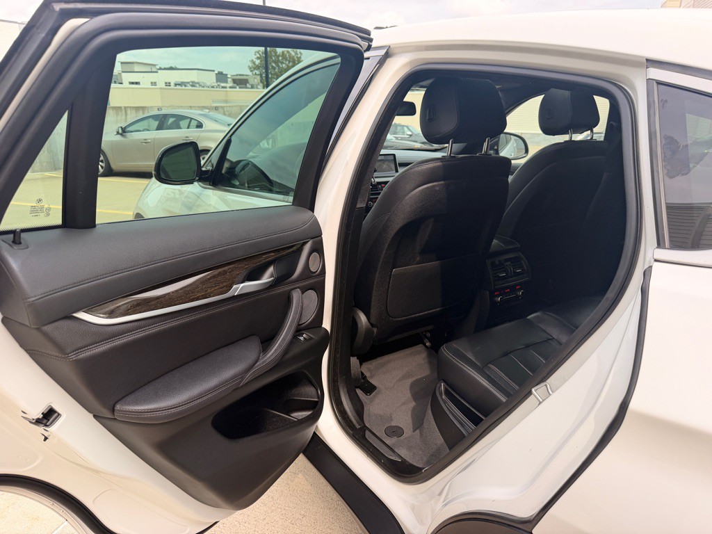 2019 BMW X6 Image 16