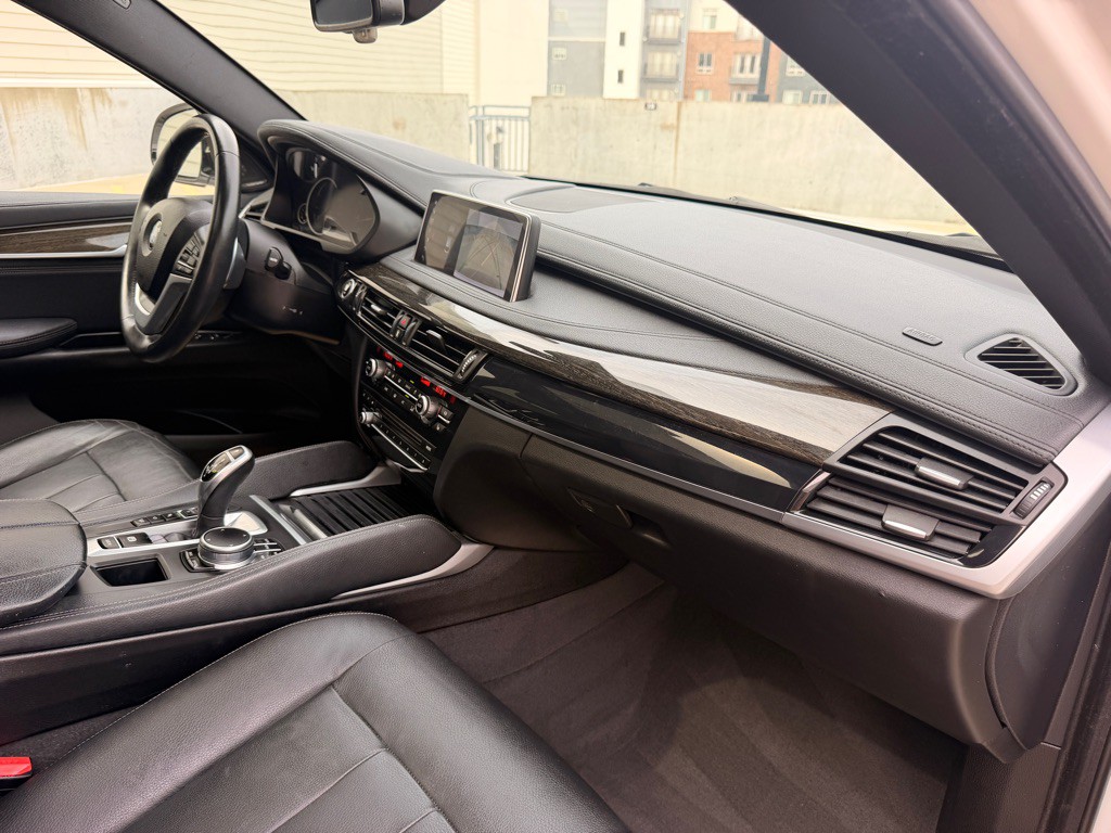 2019 BMW X6 Image 21