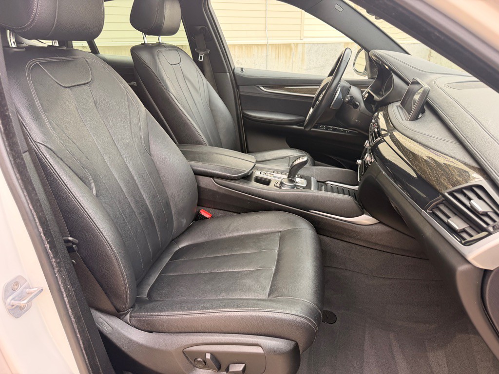 2019 BMW X6 Image 23