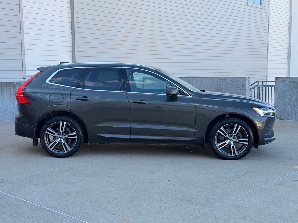 2019 Volvo XC60 Image 2