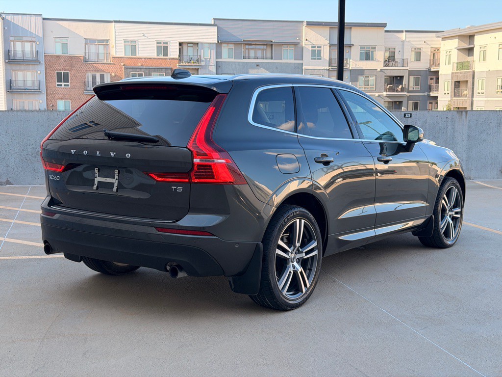 2019 Volvo XC60 Image 3