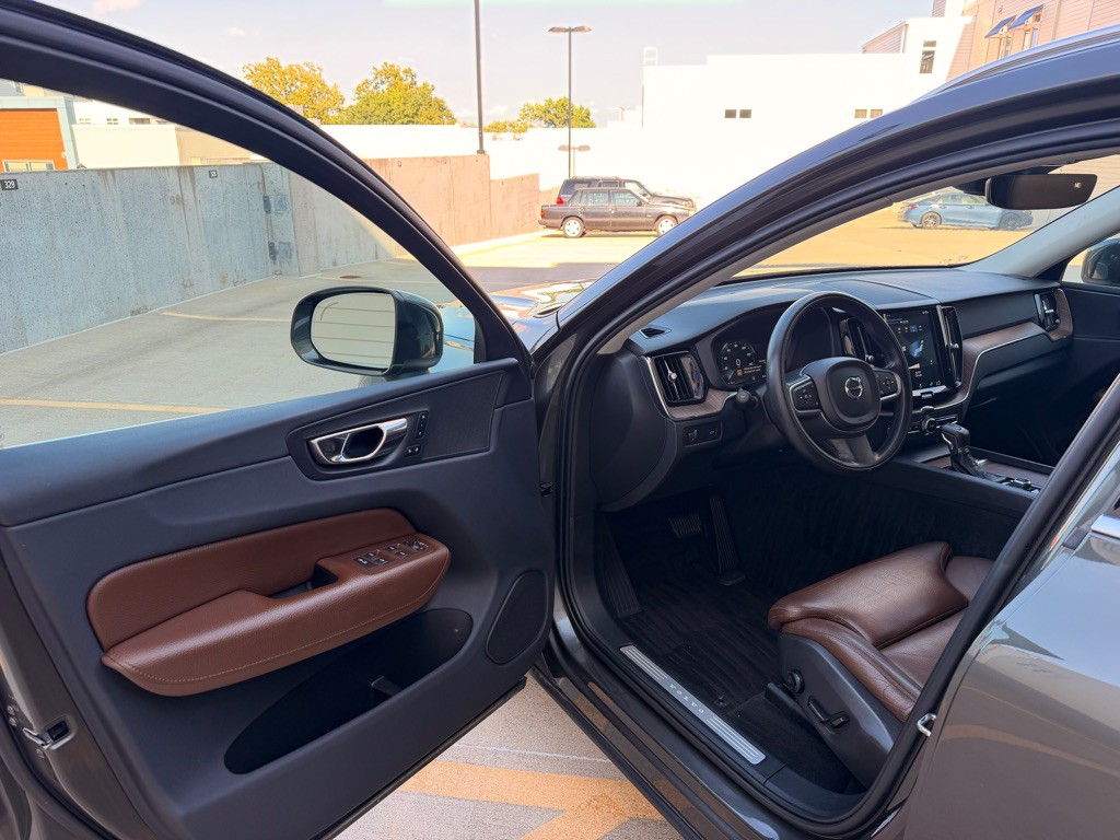 2019 Volvo XC60 Image 9