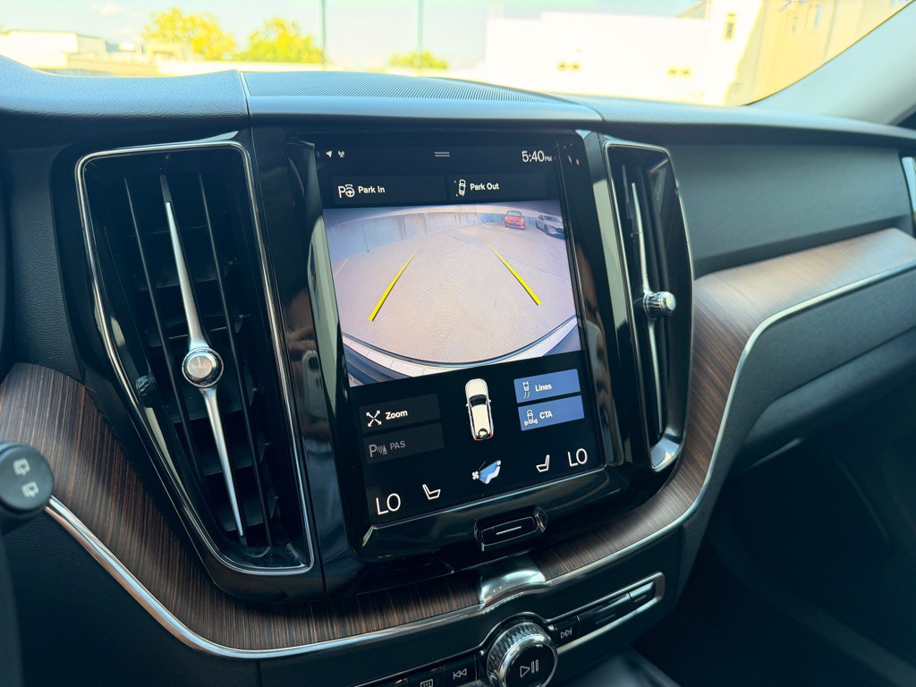 2019 Volvo XC60 Image 12