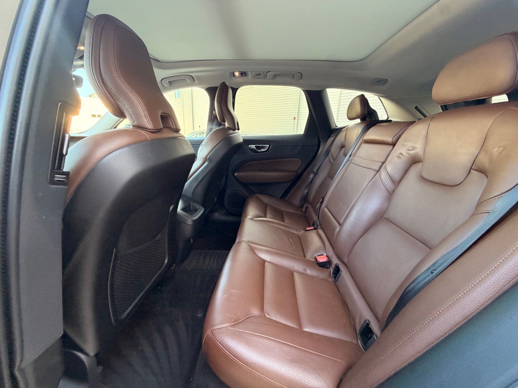 2019 Volvo XC60 Image 15