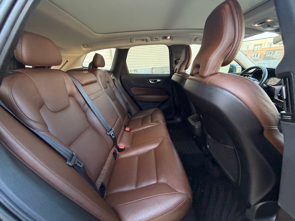 2019 Volvo XC60 Image 18