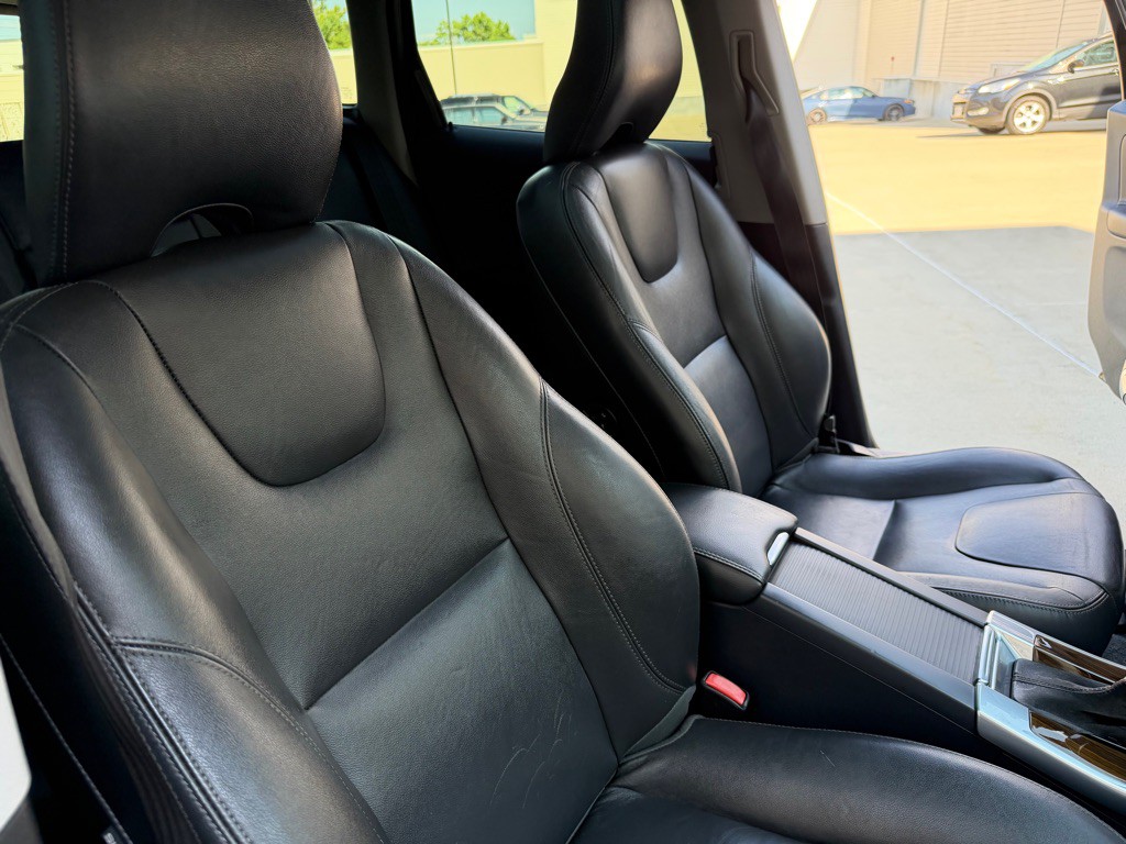2015 Volvo XC60 Image 27