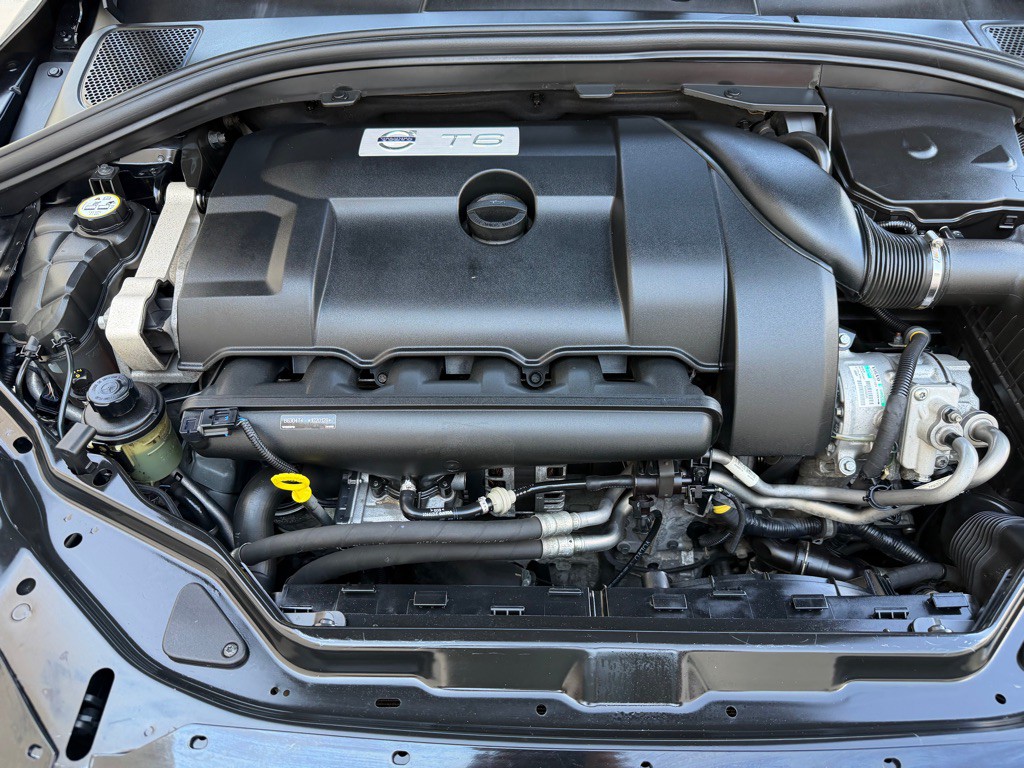 2015 Volvo XC60 Image 30