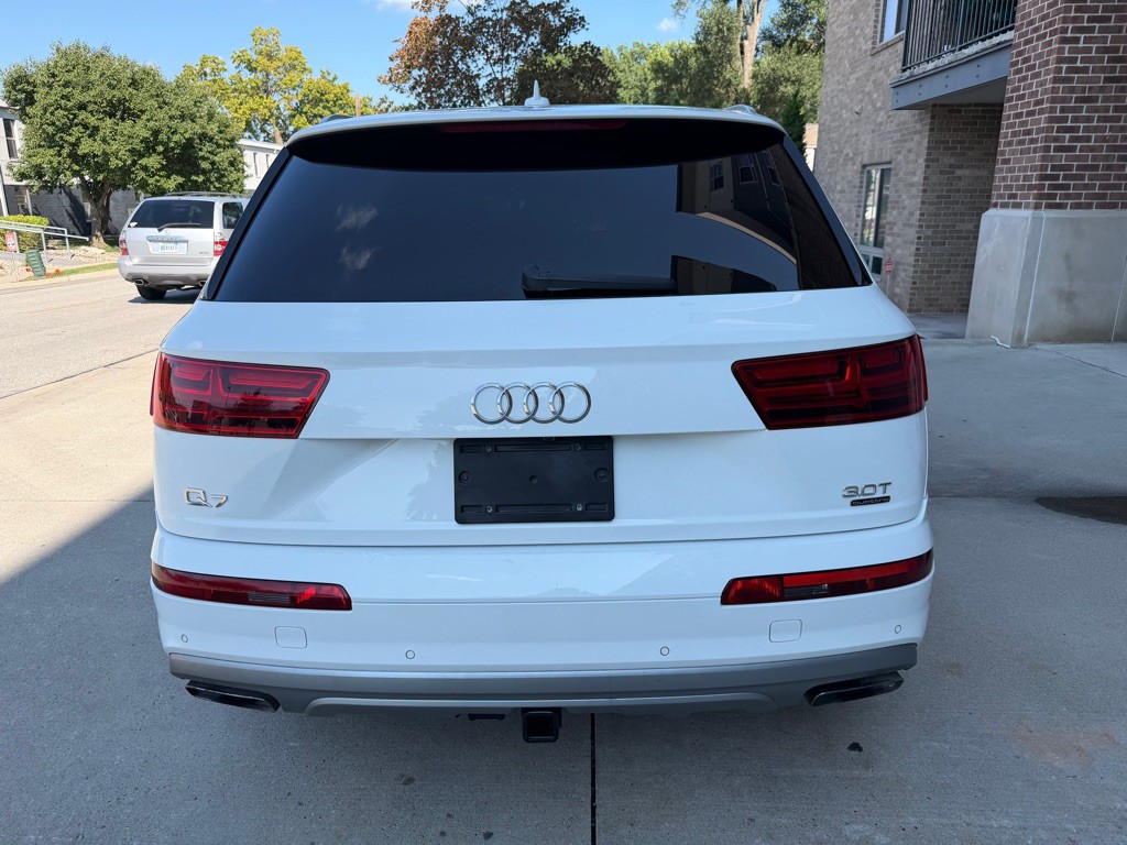 2017 Audi Q7 Image 6