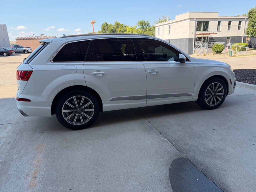 2017 Audi Q7 Image 8
