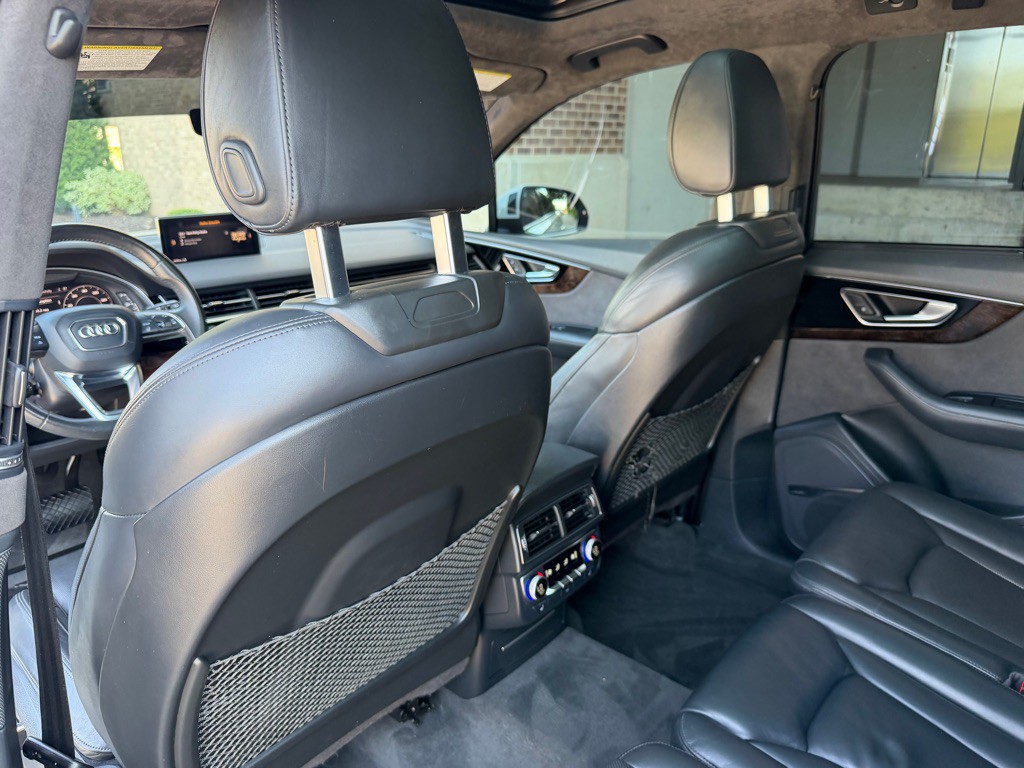 2017 Audi Q7 Image 16