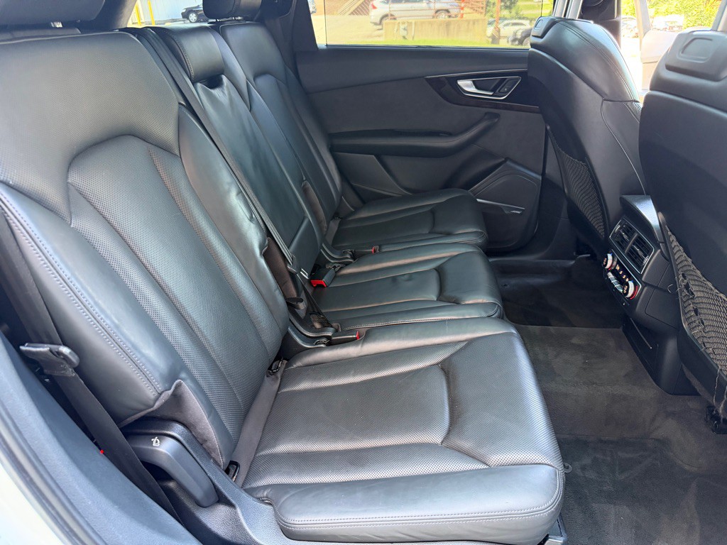2017 Audi Q7 Image 26