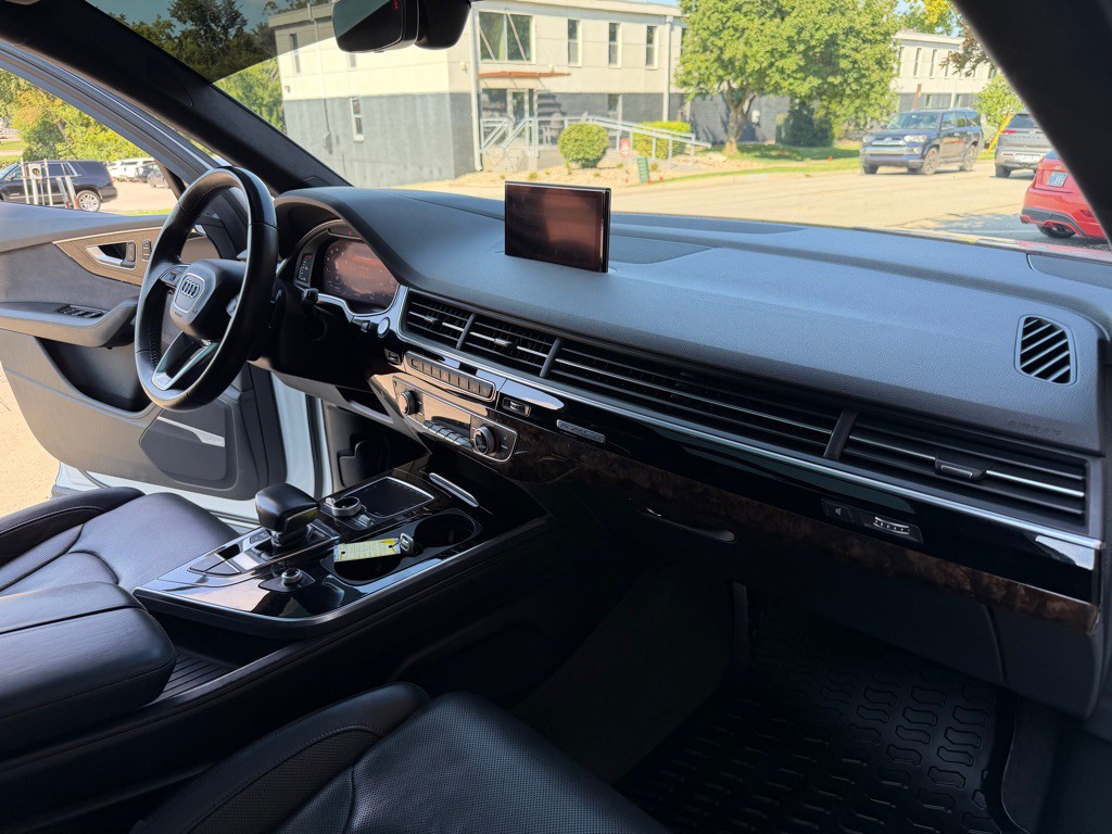 2017 Audi Q7 Image 27