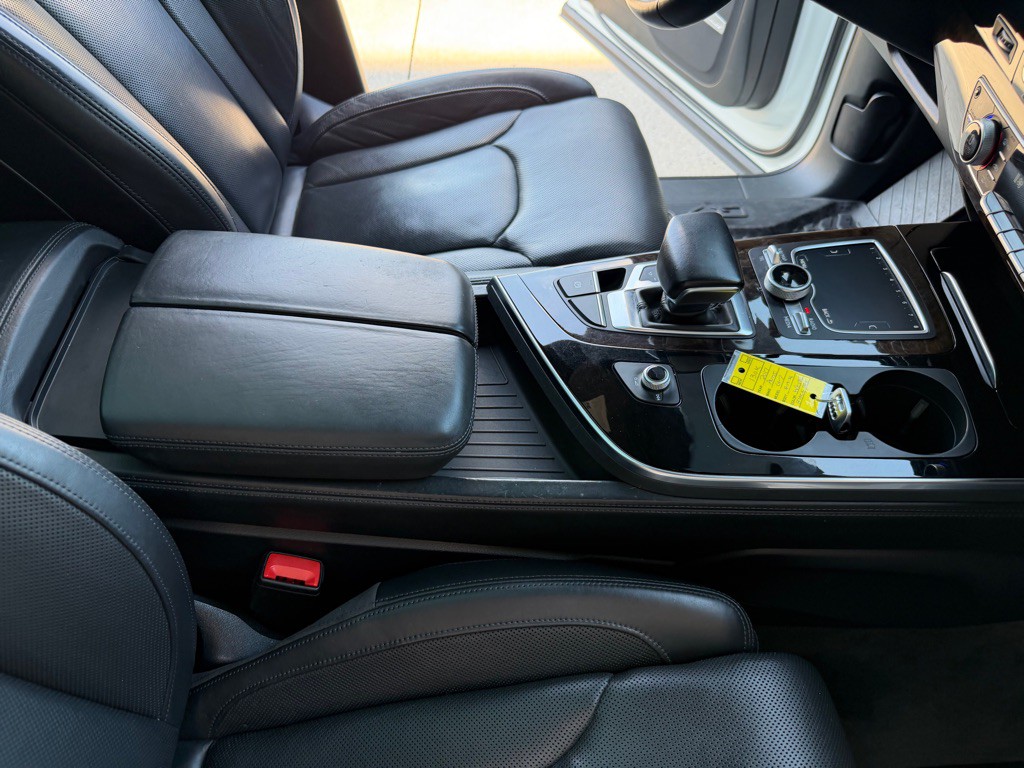 2017 Audi Q7 Image 28