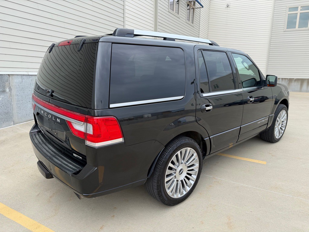2015 Lincoln Navigator Image 3