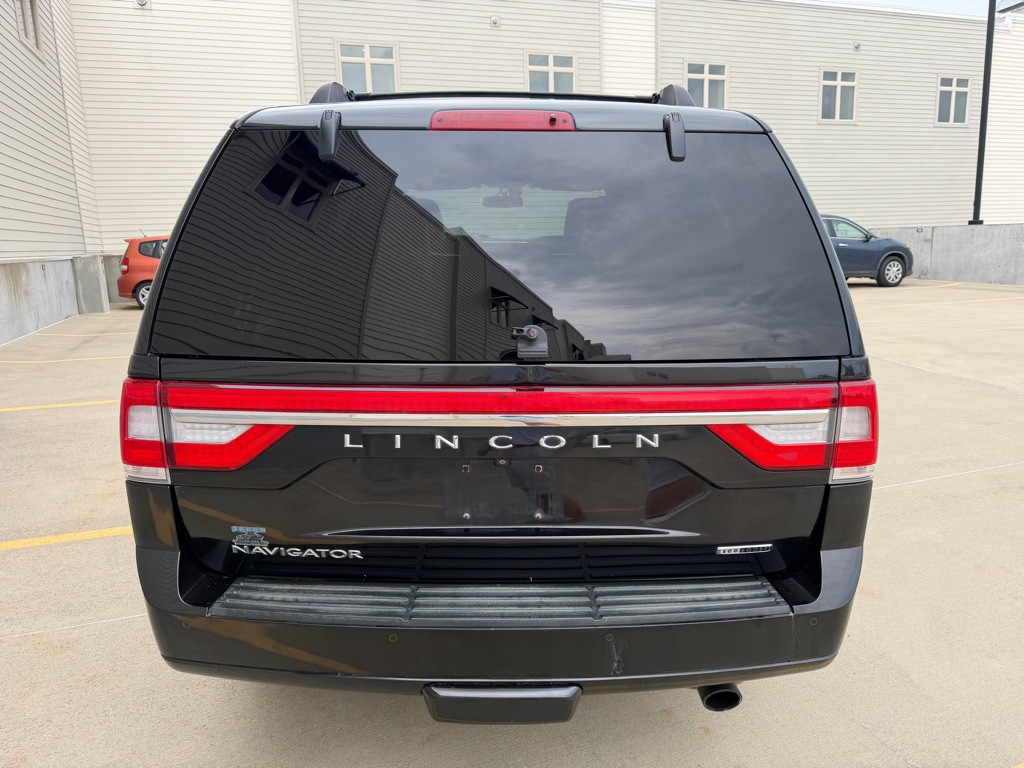 2015 Lincoln Navigator Image 4