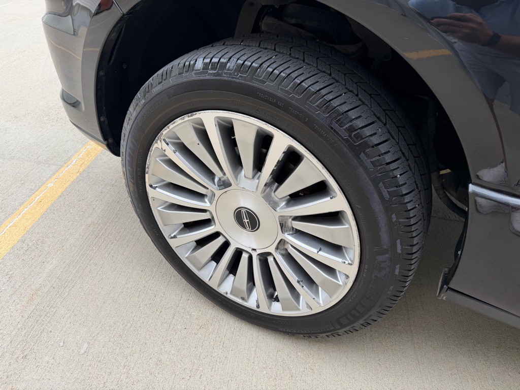 2015 Lincoln Navigator Image 9