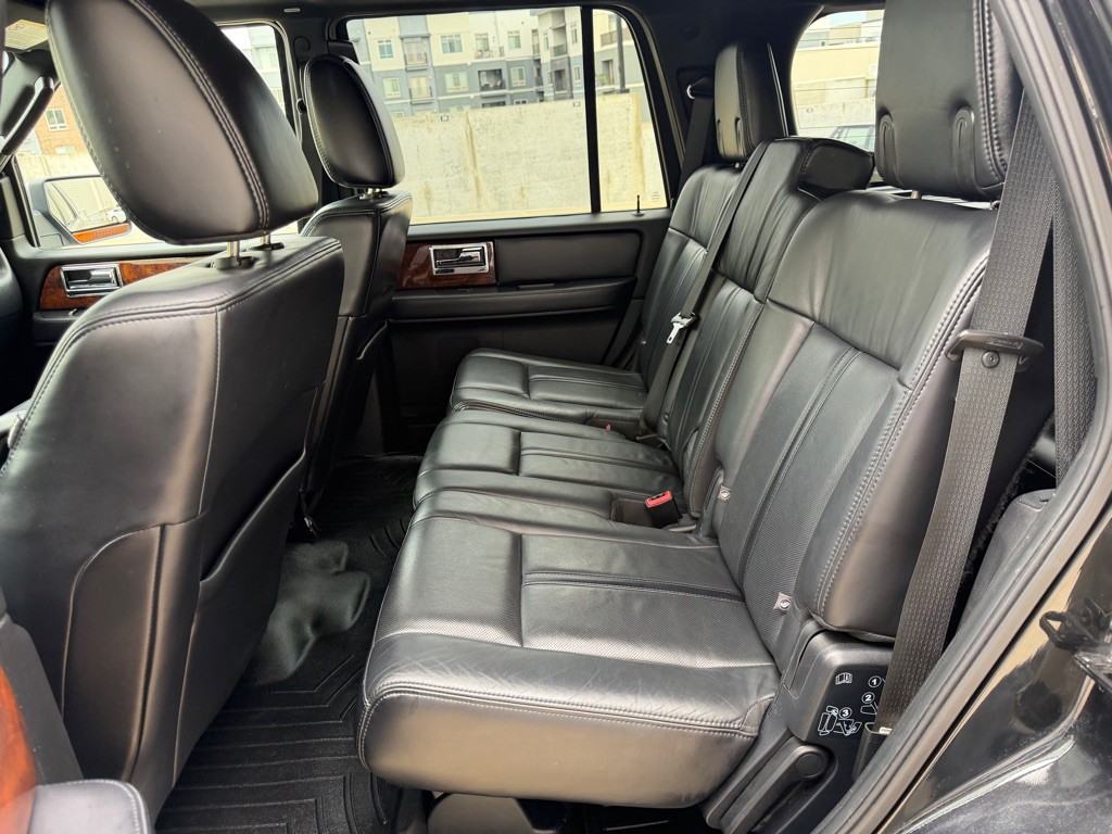 2015 Lincoln Navigator Image 21