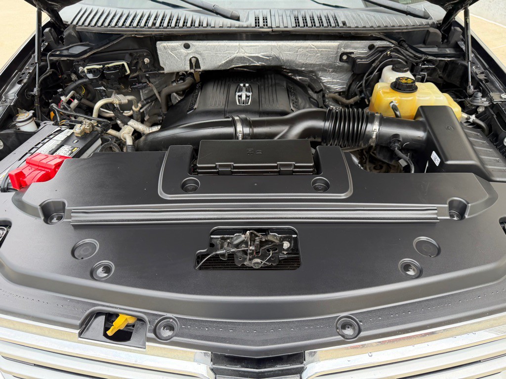 2015 Lincoln Navigator Image 31