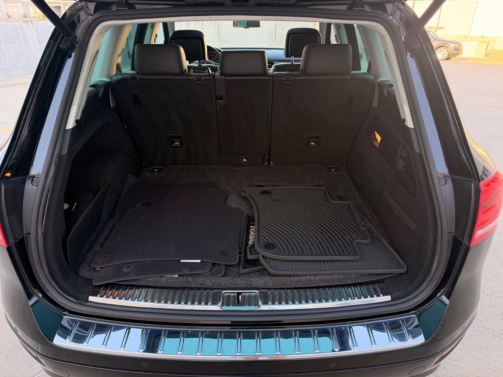 2013 Volkswagen Touareg Image 15