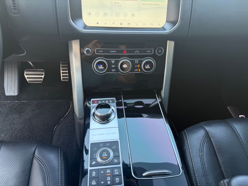 2017 Land Rover Range Rover Image 11