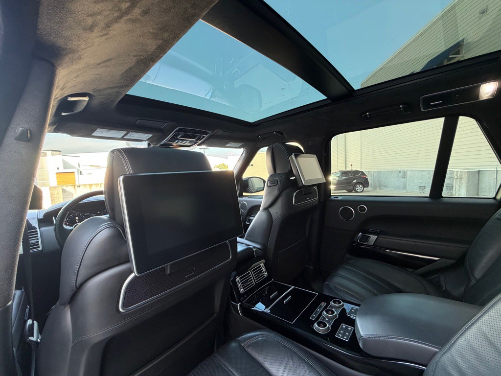 2017 Land Rover Range Rover Image 17