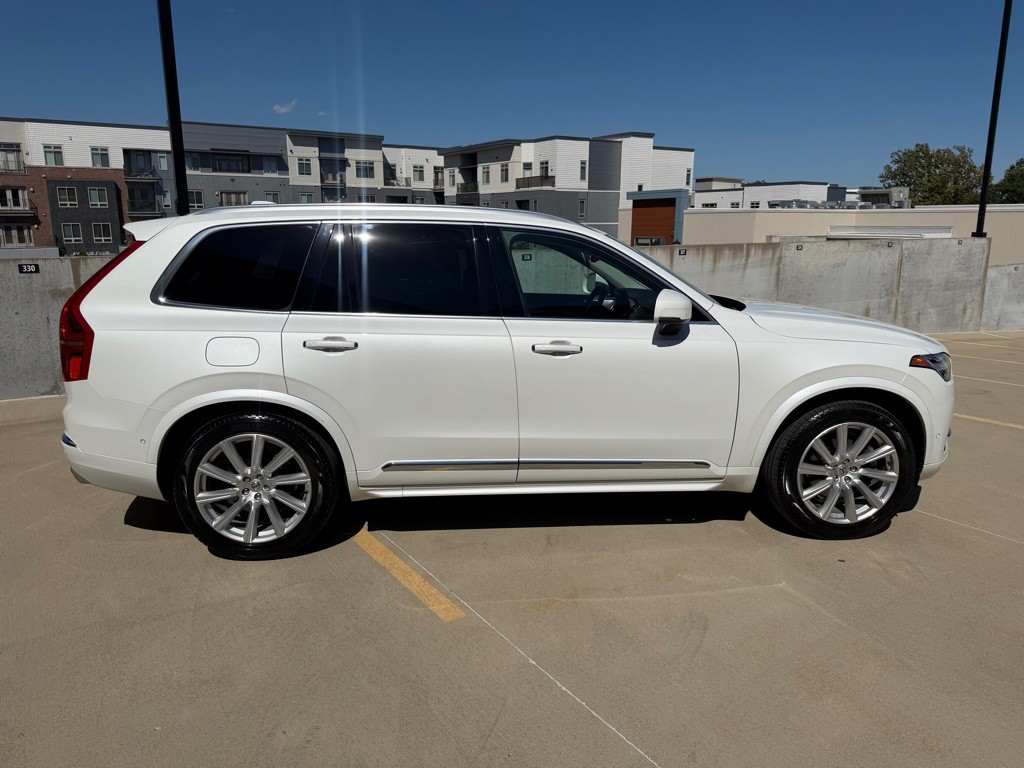 2016 Volvo XC90 Image 2