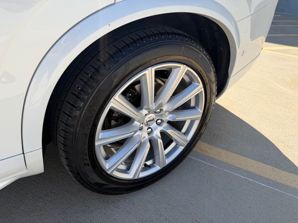 2016 Volvo XC90 Image 9