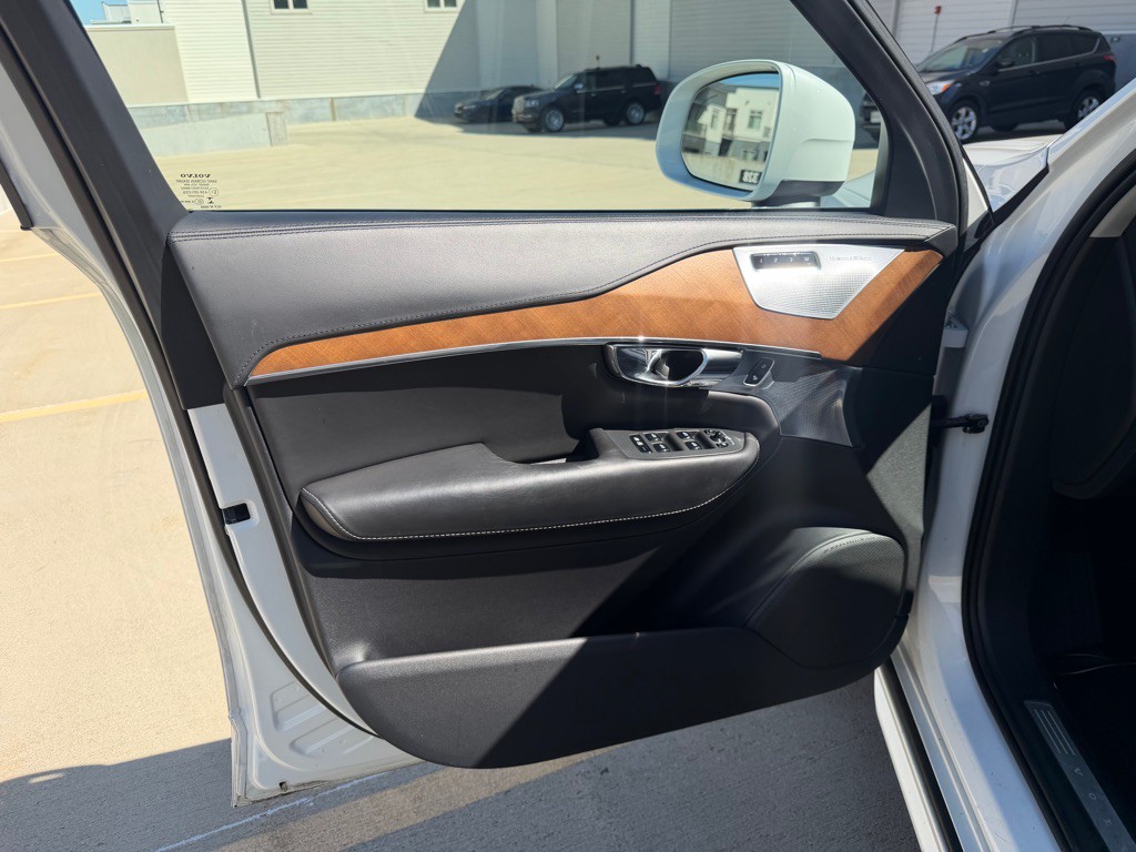 2016 Volvo XC90 Image 10