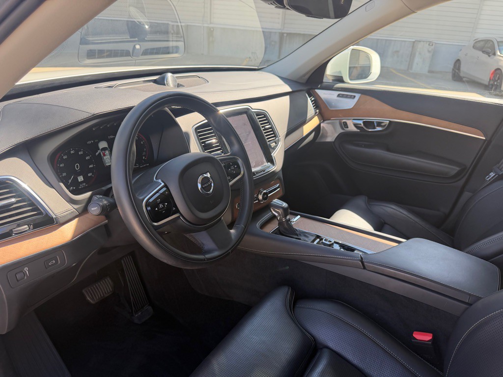 2016 Volvo XC90 Image 11