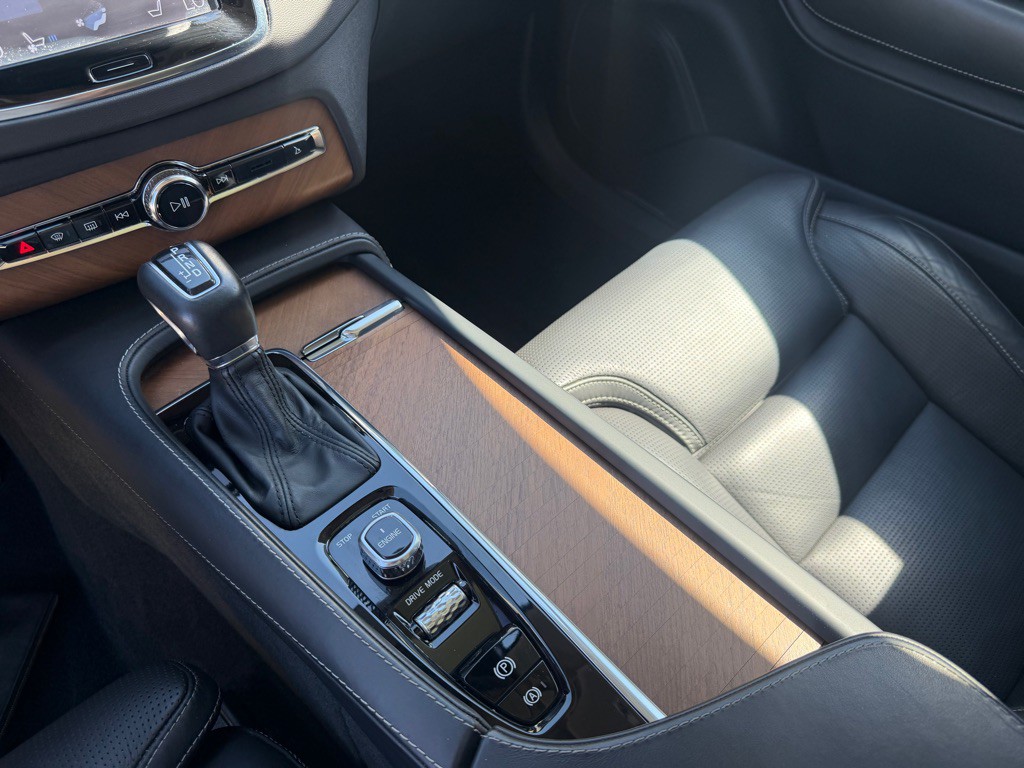 2016 Volvo XC90 Image 21