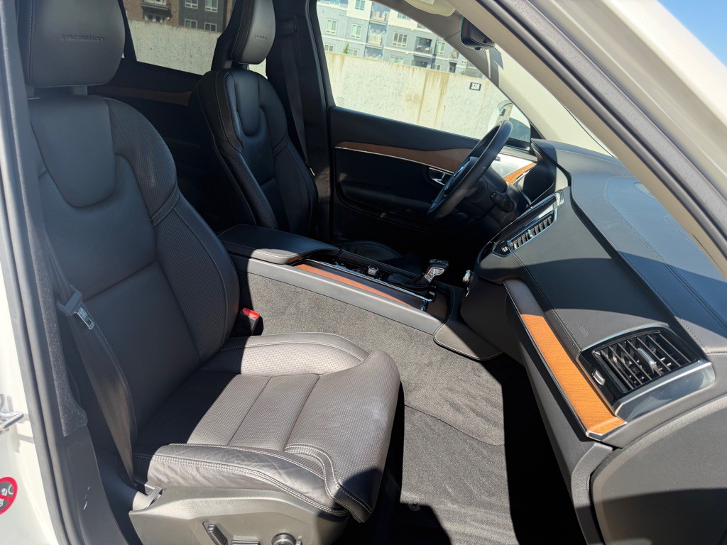 2016 Volvo XC90 Image 31
