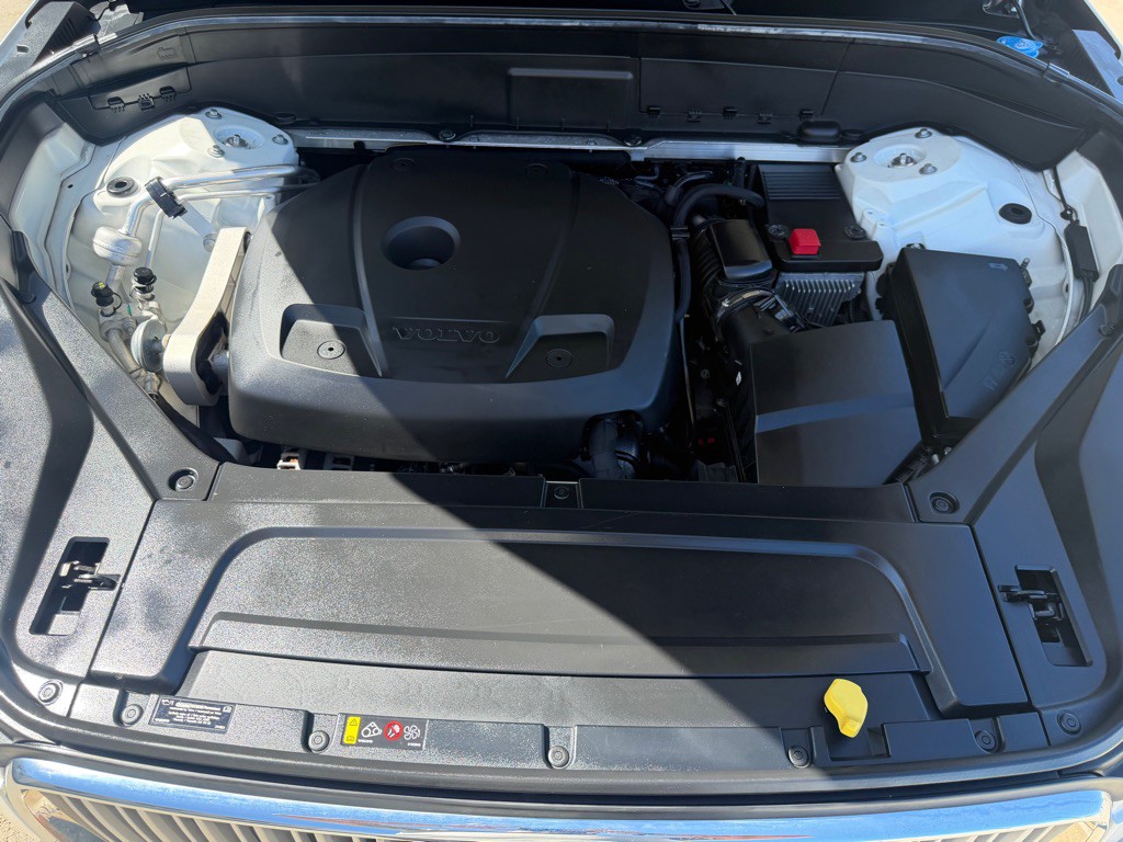 2016 Volvo XC90 Image 32