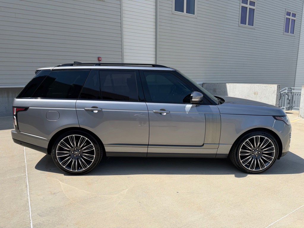 2021 Land Rover Range Rover Image 2