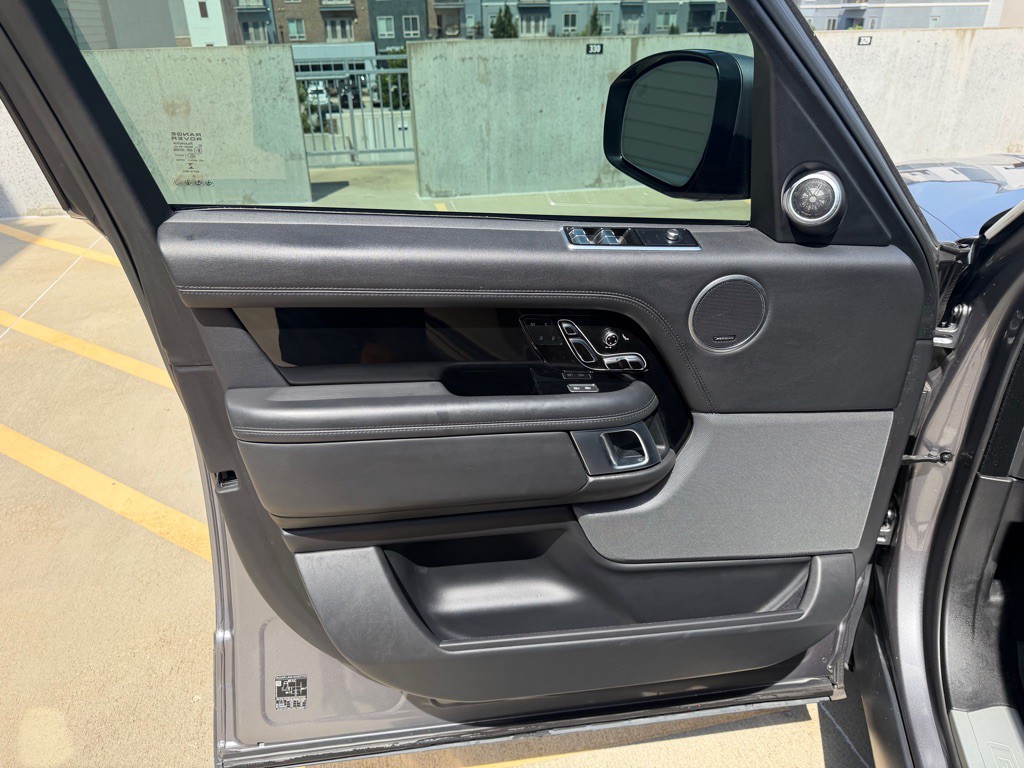 2021 Land Rover Range Rover Image 10