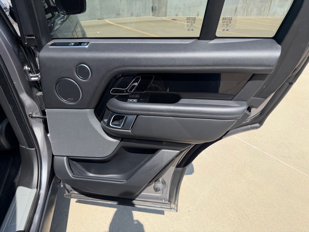 2021 Land Rover Range Rover Image 25