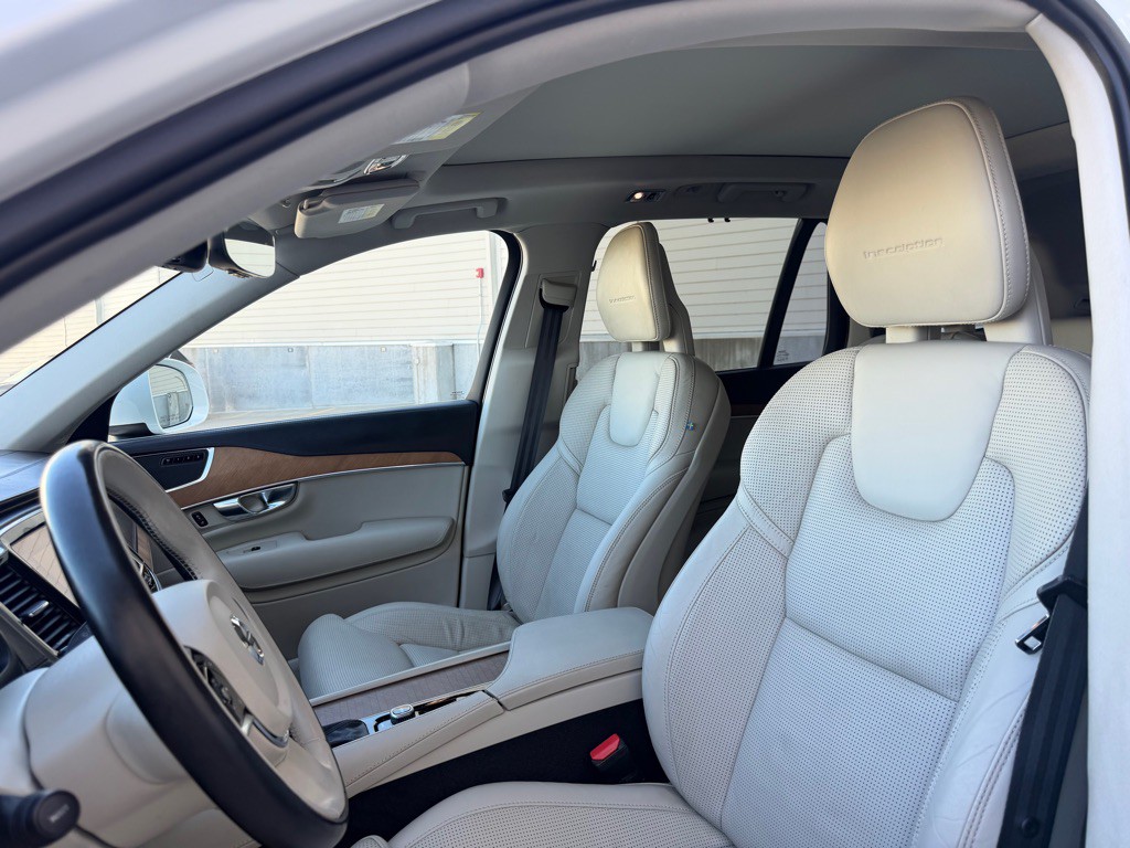 2016 Volvo XC90 Image 12