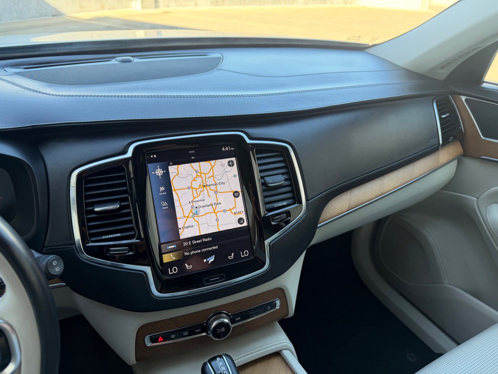 2016 Volvo XC90 Image 16