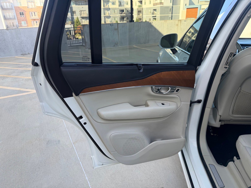 2016 Volvo XC90 Image 21