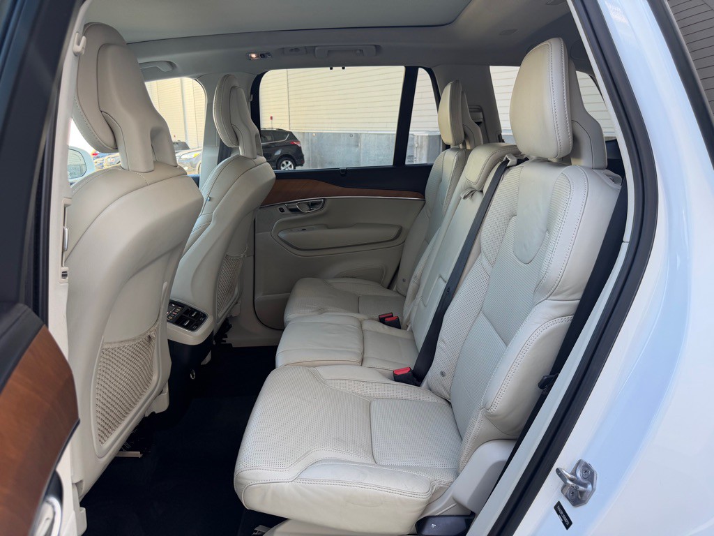 2016 Volvo XC90 Image 22