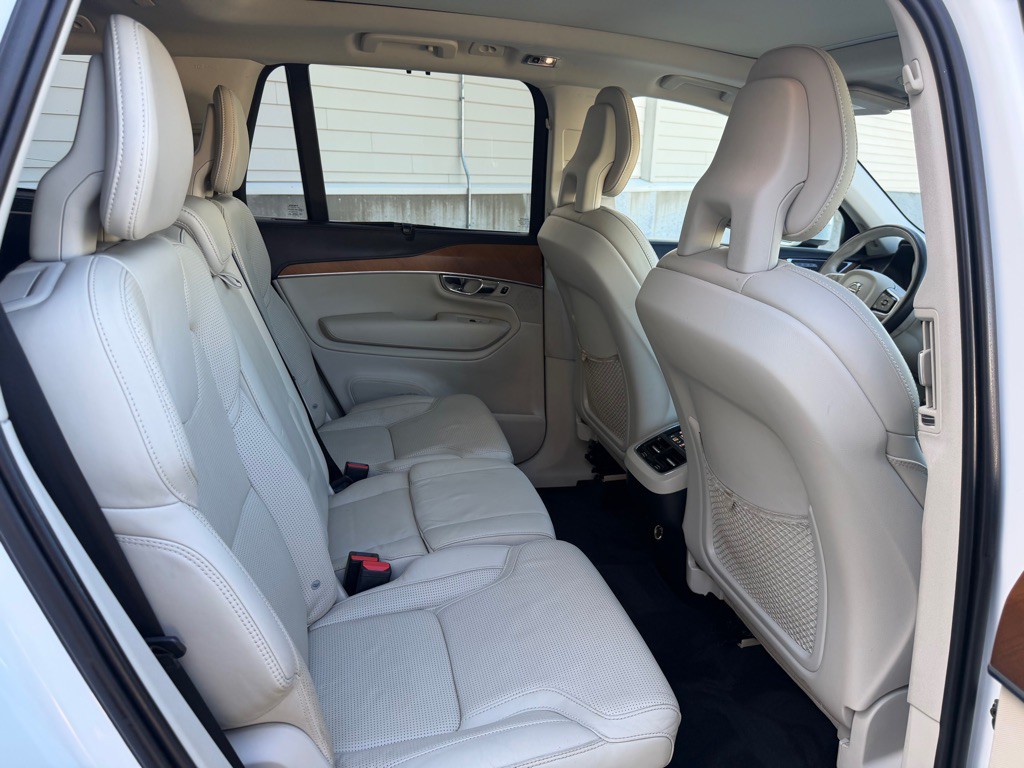 2016 Volvo XC90 Image 26