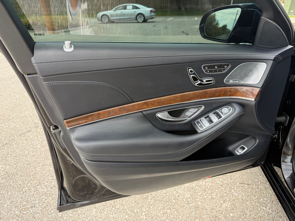 2015 Mercedes-Benz S-Class Image 12