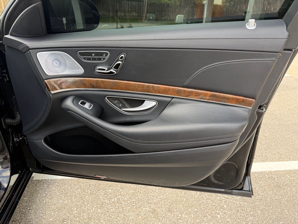 2015 Mercedes-Benz S-Class Image 32