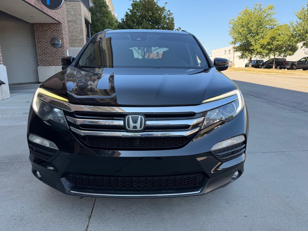 2017 Honda Pilot Image 2