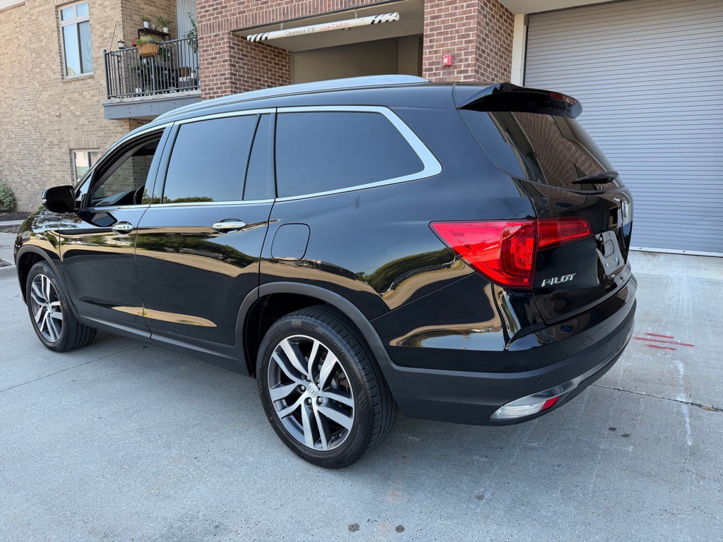 2017 Honda Pilot Image 5