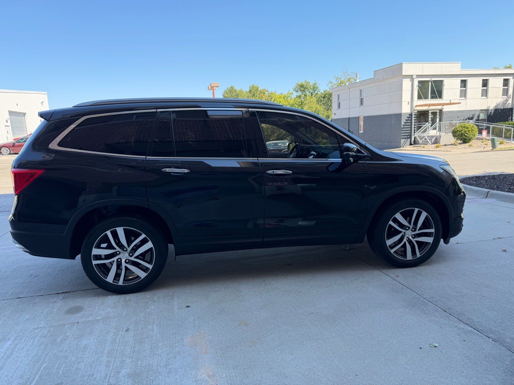 2017 Honda Pilot Image 8